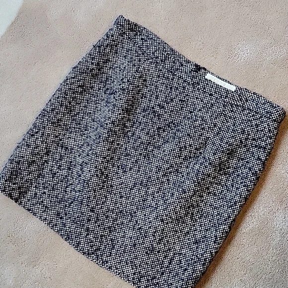 Michael Kors Wool Pencil Skirt Size 8P - Picture 7 of 9